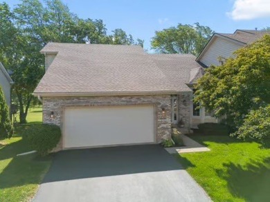 light & Bright 1800 SF 3 Bedroom & 2 bath RANCH end unit on River Heights Golf Club in Illinois - for sale on GolfHomes.com, golf home, golf lot