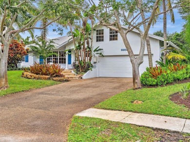 Imagine a Florida home with a sunny, tropical vibe, infused with on Lakeview Golf Club in Florida - for sale on GolfHomes.com, golf home, golf lot