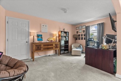 Discover your ideal Lakefront Pool Home at the end of a quiet on Oaks National Golf Course in Florida - for sale on GolfHomes.com, golf home, golf lot