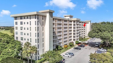 Price Improvement! Rarely available 3-bedroom corner unit in on Palm-Aire Country Club and Resort - The Oaks in Florida - for sale on GolfHomes.com, golf home, golf lot