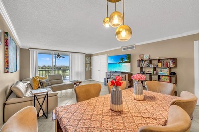 Price Improvement! Rarely available 3-bedroom corner unit in on Palm-Aire Country Club and Resort - The Oaks in Florida - for sale on GolfHomes.com, golf home, golf lot