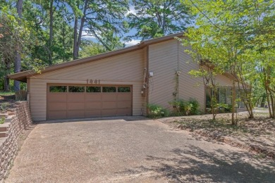 Step into this beautifully designed 2-bedroom, 2-bath home that on Hide-A-Way Lake Golf Course in Texas - for sale on GolfHomes.com, golf home, golf lot