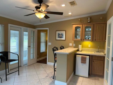 2 BEDROOM - 2 BATHROOM - OFFICE - SUNROOM This 2003 Palm Harbor on Scotland Yards Golf Club in Florida - for sale on GolfHomes.com, golf home, golf lot