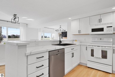 This two bed, two bath condo is the turn-key, low maintenance on Mistwood Golf Course in Michigan - for sale on GolfHomes.com, golf home, golf lot