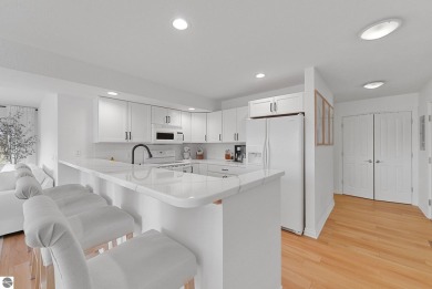 This two bed, two bath condo is the turn-key, low maintenance on Mistwood Golf Course in Michigan - for sale on GolfHomes.com, golf home, golf lot