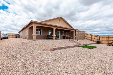 CLEAN HOME WITH STUNNING VIEWS, AND SITTING ON ( .40 ) OF AN on Valle Vista Golf Course in Arizona - for sale on GolfHomes.com, golf home, golf lot