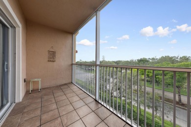Penthouse Condo in Lucerne Lakes, spacious 2 bedroom, 2 bathroom on Forest Oaks Golf Club in Florida - for sale on GolfHomes.com, golf home, golf lot
