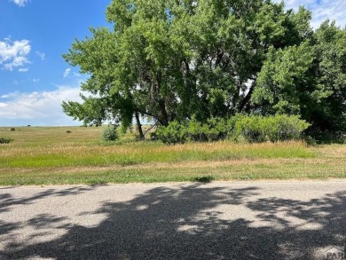 Escape the hustle without giving up convenience! This nearly on Hollydot Golf Course in Colorado - for sale on GolfHomes.com, golf home, golf lot