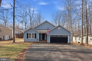 Welcome to this beautifully maintained 3-bedroom, 2-bath home on Lake Of The Woods Golf Course in Virginia - for sale on GolfHomes.com, golf home, golf lot