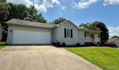 This 4-bedroom, 3-bath beauty in the desirable Fairway Estates on Bent Creek Golf Course in Missouri - for sale on GolfHomes.com, golf home, golf lot