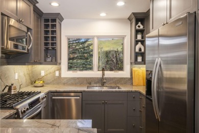 Move-in ready! End unit located on the Elkhorn Golf Course, this on Elkhorn Golf Club in Idaho - for sale on GolfHomes.com, golf home, golf lot