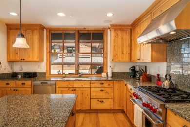 Elkhorn Springs Penthouse with 4BR, 4.5 baths, TV area, great on Elkhorn Golf Club in Idaho - for sale on GolfHomes.com, golf home, golf lot