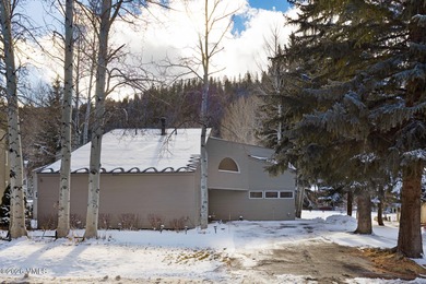 Ideally located in the amenity-rich neighborhood of Eagle-Vail on Eagle Vail Golf Course in Colorado - for sale on GolfHomes.com, golf home, golf lot