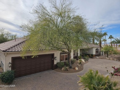 Looking for garage space??? Check out this Luxurious Residential on London Bridge Golf Course in Arizona - for sale on GolfHomes.com, golf home, golf lot