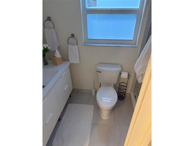 DO NOT MISS THE OPPORTUNITY TO PURCHASE THIS PHENOMENAL PROPERTY on Palm-Aire Country Club and Resort - The Oaks in Florida - for sale on GolfHomes.com, golf home, golf lot