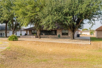 Charming 2-Bedroom Home in a Desirable 55+ Community - Perfect on Howling Trails Golf  in Texas - for sale on GolfHomes.com, golf home, golf lot