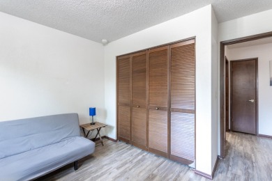 Welcome to this ground-level condo in the desirable Del Mar on Lake Redding Golf Course in California - for sale on GolfHomes.com, golf home, golf lot