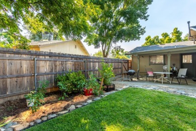 Welcome to this ground-level condo in the desirable Del Mar on Lake Redding Golf Course in California - for sale on GolfHomes.com, golf home, golf lot