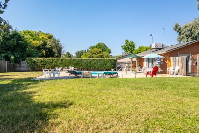 Welcome to this ground-level condo in the desirable Del Mar on Lake Redding Golf Course in California - for sale on GolfHomes.com, golf home, golf lot