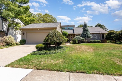 This meticulously maintained one owner 3-bedroom, 2 full + 2 on Little Turtle Golf Club in Ohio - for sale on GolfHomes.com, golf home, golf lot