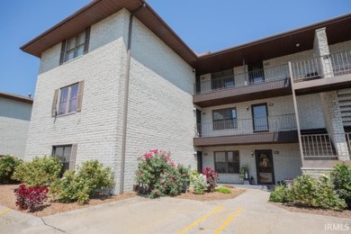 Welcome to this totally updated 2 bedroom 2 full bath condo at on Thunderbolt Pass Golf Course in Indiana - for sale on GolfHomes.com, golf home, golf lot