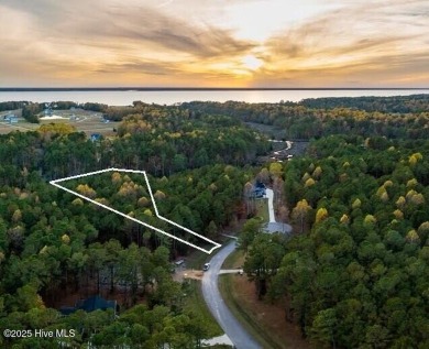 Elevated, large lot next to the trails and boardwalk. X flood on Minnesott Golf and Country Club in North Carolina - for sale on GolfHomes.com, golf home, golf lot