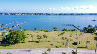 BEST *DEAL* in Community - BEAUTIFUL VIEW OVERLOOKING GREENSPACE on Martin County Golf Course in Florida - for sale on GolfHomes.com, golf home, golf lot
