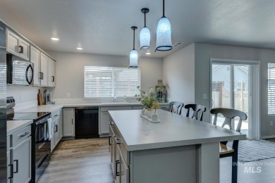 Like New Nampa Home in Prime Location! This stunning home is on Hunters Point Golf Club in Idaho - for sale on GolfHomes.com, golf home, golf lot