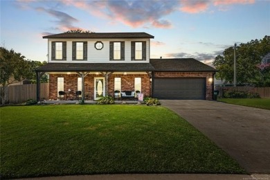 CULDESAC CUTIE in SOUTHERN LINKS...NEW HVAC downstairs, HOT on Bailey Ranch Golf Club in Oklahoma - for sale on GolfHomes.com, golf home, golf lot