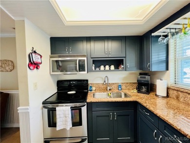 Charming and Updated Crystal River Condo - Perfect for Easy on Plantation Inn and Golf Resort  in Florida - for sale on GolfHomes.com, golf home, golf lot