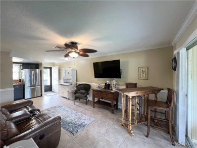 Charming and Updated Crystal River Condo - Perfect for Easy on Plantation Inn and Golf Resort  in Florida - for sale on GolfHomes.com, golf home, golf lot
