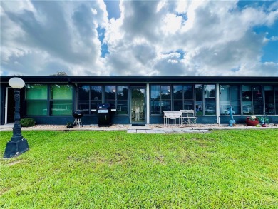 Charming and Updated Crystal River Condo - Perfect for Easy on Plantation Inn and Golf Resort  in Florida - for sale on GolfHomes.com, golf home, golf lot