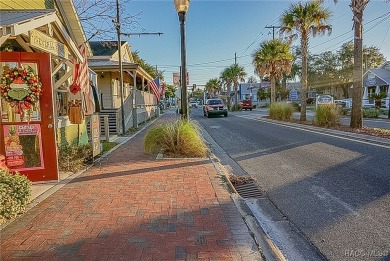 Charming and Updated Crystal River Condo - Perfect for Easy on Plantation Inn and Golf Resort  in Florida - for sale on GolfHomes.com, golf home, golf lot