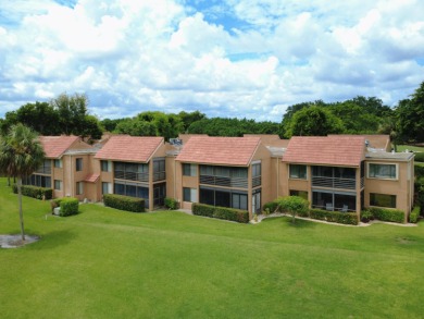 Welcome to this beautifully updated 2 bed, 2 bath, 2nd floor on Indian Spring Golf and Country Club in Florida - for sale on GolfHomes.com, golf home, golf lot