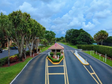 Welcome to this beautifully updated 2 bed, 2 bath, 2nd floor on Indian Spring Golf and Country Club in Florida - for sale on GolfHomes.com, golf home, golf lot
