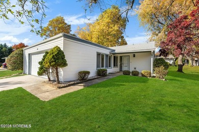 Beautifully updated 2-bedroom, 2-bath ranch in Monroe's on Clearbrook Golf Club in New Jersey - for sale on GolfHomes.com, golf home, golf lot
