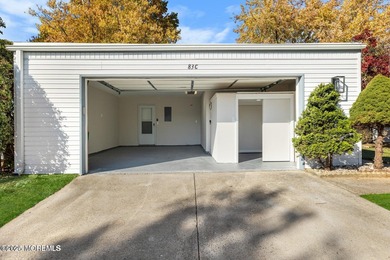 Beautifully updated 2-bedroom, 2-bath ranch in Monroe's on Clearbrook Golf Club in New Jersey - for sale on GolfHomes.com, golf home, golf lot