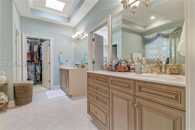 Classic Belfair golf course home - 4 ensuite bedrooms with on Belfair Golf Club in South Carolina - for sale on GolfHomes.com, golf home, golf lot