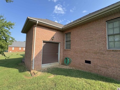 Ever wanted to live in a Golf Course Subdivision?  Now is your on Arrowhead Golf Club in Kentucky - for sale on GolfHomes.com, golf home, golf lot