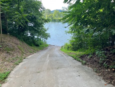 RIVERFRONT LIVING AT ITS BEST on Ruggles Ferry Golf Club in Tennessee - for sale on GolfHomes.com, golf home, golf lot