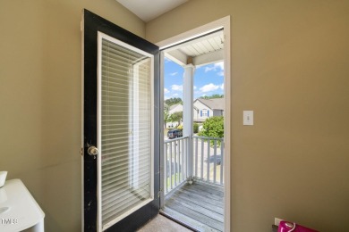 Charming townhome in established Raleigh community. 3 bedrooms on Hedingham Golf and Athletic Club in North Carolina - for sale on GolfHomes.com, golf home, golf lot