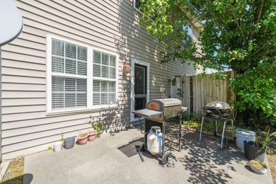 Charming townhome in established Raleigh community. 3 bedrooms on Hedingham Golf and Athletic Club in North Carolina - for sale on GolfHomes.com, golf home, golf lot