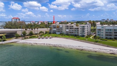 This exquisite penthouse offers stunning views of the on Isla Del Sol Yacht and Country Club in Florida - for sale on GolfHomes.com, golf home, golf lot