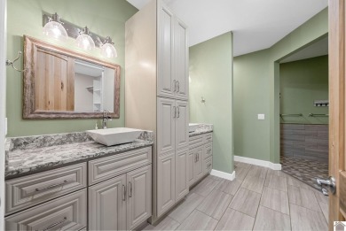 Gorgeous Custom-Built One-Owner Home with nearly 5,000 sq ft and on Arrowhead Golf Club in Kentucky - for sale on GolfHomes.com, golf home, golf lot