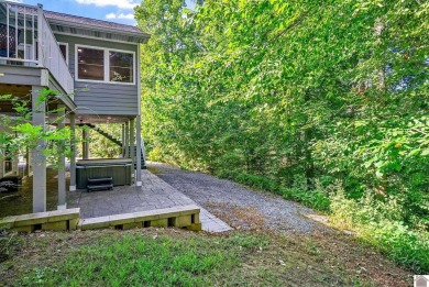Gorgeous Custom-Built One-Owner Home with nearly 5,000 sq ft and on Arrowhead Golf Club in Kentucky - for sale on GolfHomes.com, golf home, golf lot
