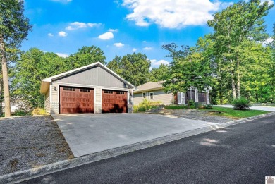 Gorgeous Custom-Built One-Owner Home with nearly 5,000 sq ft and on Arrowhead Golf Club in Kentucky - for sale on GolfHomes.com, golf home, golf lot