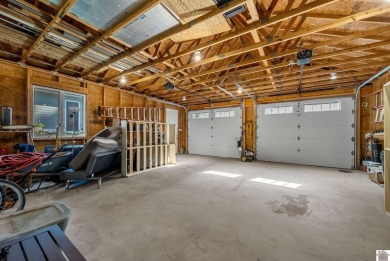 Gorgeous Custom-Built One-Owner Home with nearly 5,000 sq ft and on Arrowhead Golf Club in Kentucky - for sale on GolfHomes.com, golf home, golf lot