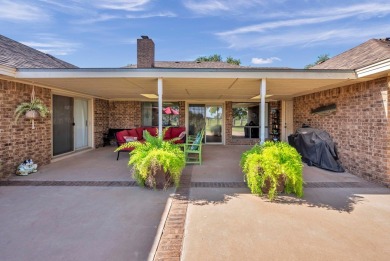 LOVELY UPDATED PROPERTY SITUATED ON THE GOLF COURSE (8 EAST on Green Tree Country Club in Texas - for sale on GolfHomes.com, golf home, golf lot