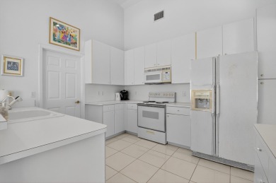 Beautiful 3 bedroom, 2 bath single family home situated on a on  in Florida - for sale on GolfHomes.com, golf home, golf lot