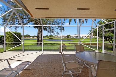 Beautiful 3 bedroom, 2 bath single family home situated on a on  in Florida - for sale on GolfHomes.com, golf home, golf lot